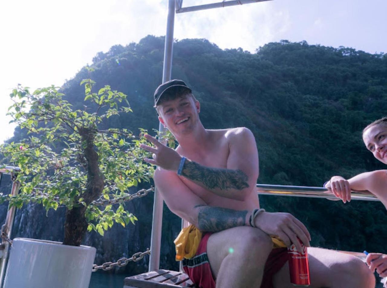 Brother Friendly - Gia Cat Long Hotel Dong Khe Sau Esterno foto